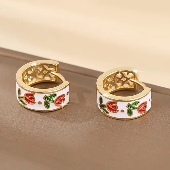 ✨Anthropologie Darby Tulip Huggie Earrings - Picture 2 of 7